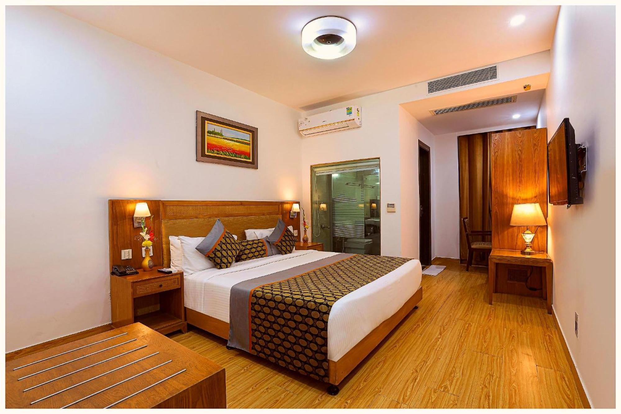 Hotel Premium Olive A Bautique , Near Sea-beach And Jagannath Temple, Fully Air Conditioned ,wifi,- Lift, Restaurant, And Parking Facilities In