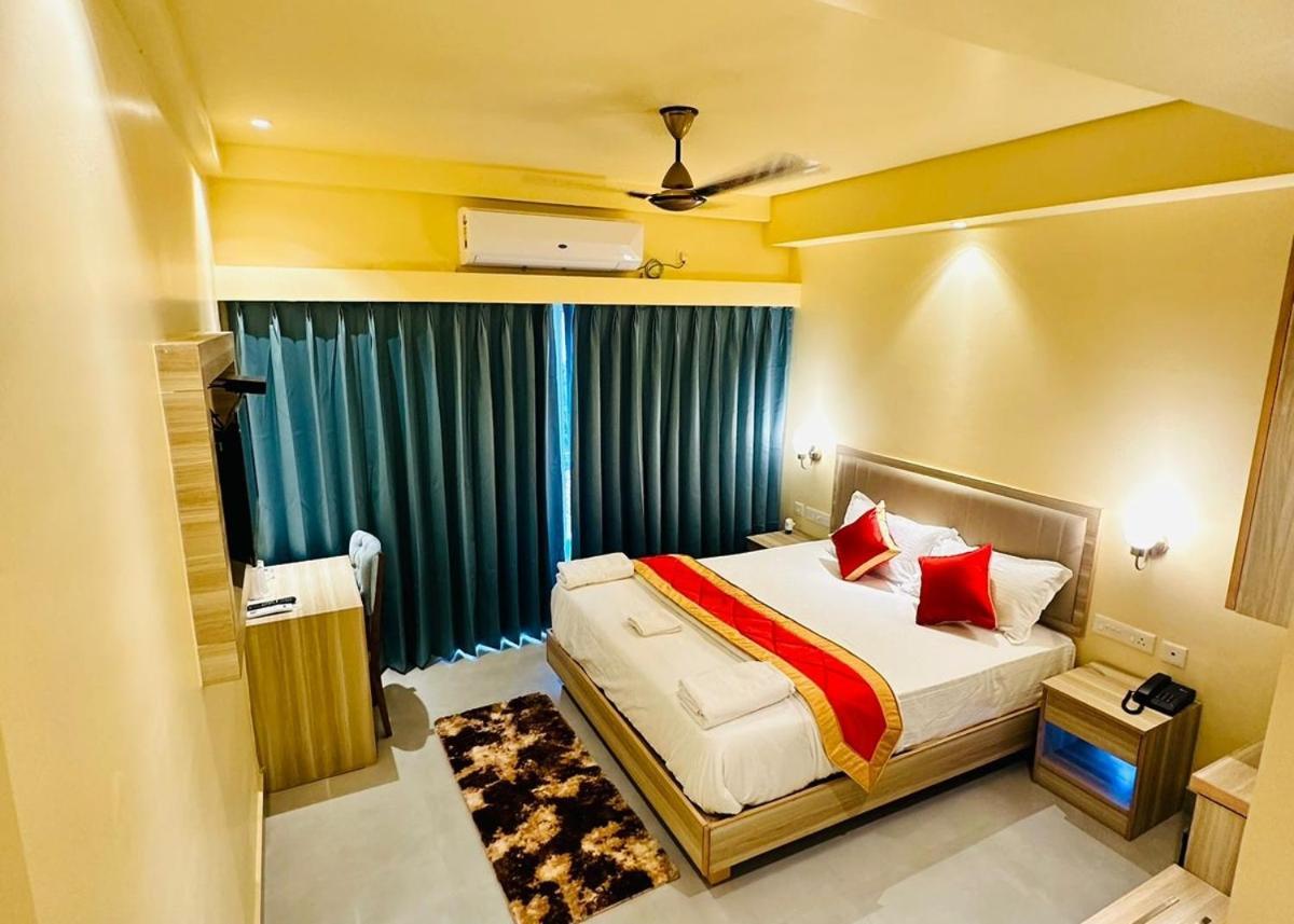 Premium Olive A Bautique , Near Sea-beach And Jagannath Temple, Fully Air Conditioned ,wifi,- Lift, Restaurant, And Parking Facilities In 4*